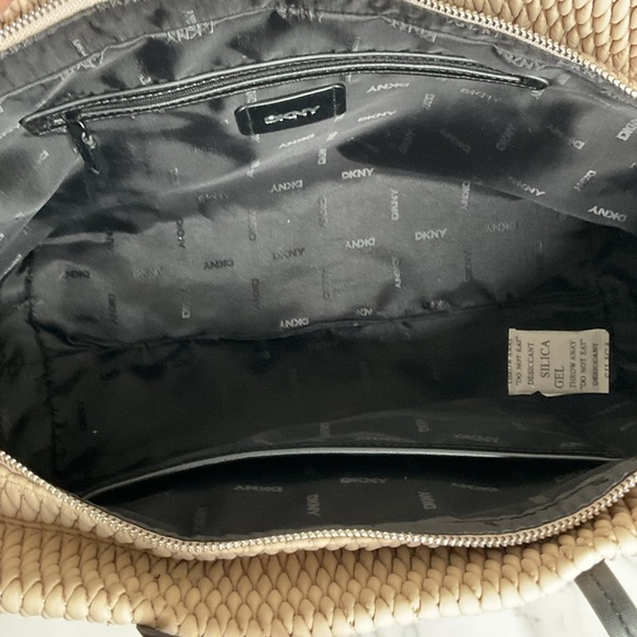 Spacious Tote Bags: Versatile & Chic Styles | DKNY DKNY NWT Penny Tote,quilted,clean,modern bag,
style & structure,light khaki,logo